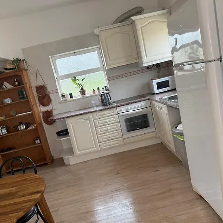 A Self Catering Guest In Lagoa 公寓