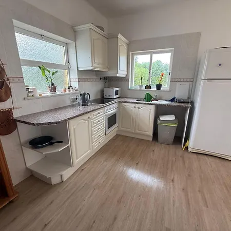 A Self Catering Guest In Lagoa Bicas