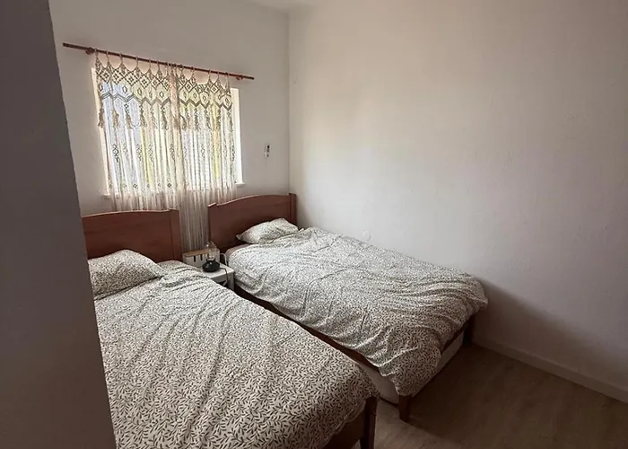 A Self Catering Guest In Lagoa Apartman *