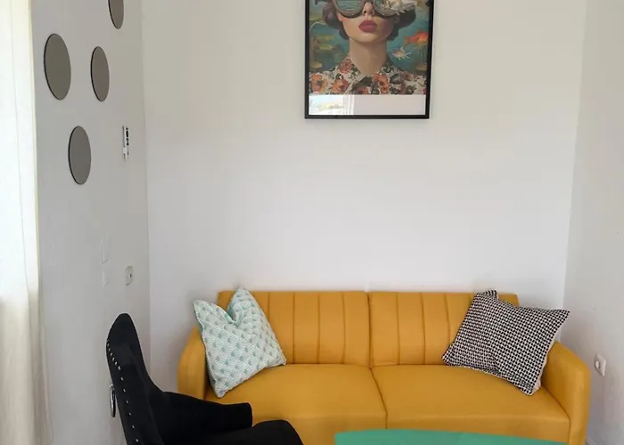 A Self Catering Guest In Lagoa Apartman Bicas