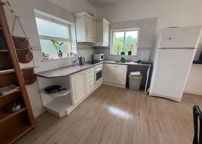 A Self Catering Guest In Lagoa Bicas